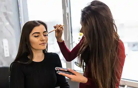 Best Makeup Salon in M g road raipur