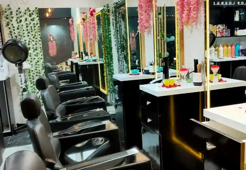 Best Salon Academy in G e road raipur